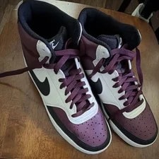 NIKE — Nike High Top Athletic Lace-Up — Sneaker — resale