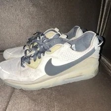 NIKE — Nike Air Max 90 Low Top Lace Up Athletic — Sneaker — resale
