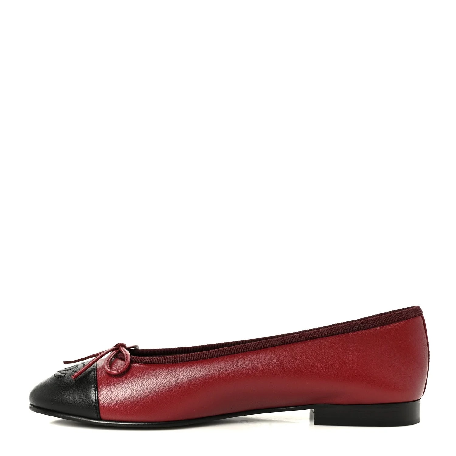 Chanel — Cap Toe CC Ballerina 37.5 — Designer Shoe — resale