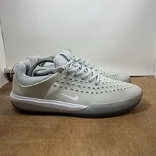 Nike SB — Nike SB Zoom Nyjah 3 Size 10.5 Platinium DV7896-002 — Sneaker — resale