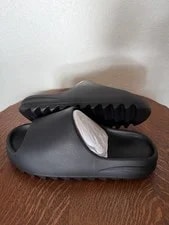 Yeezy — Yeezy Slides 13 — Sneaker — resale