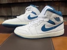 Air Jordan — Air Jordan 1 Mid SE Size 12 Nike — Sneaker — resale