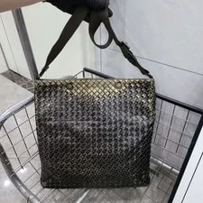 Bottega Veneta — Bottega Veneta Authentic Messenger — Handbag — resale