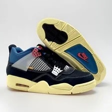 Jordan — Jordan 4 Retro Union Off Dc9533001 Size: UK 9 — Sneaker — resale