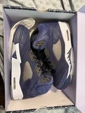 Jordan — Jordan Air 5 Retro SE Mid Top Lace-Up — Sneaker — resale
