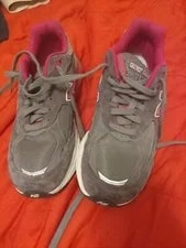 New Balance — New Balance 990 Running Shoes Breast Cancer W990KM3 — Sneaker — resale