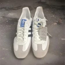 Adidas — Adidas Samba OG Low Top Classic Athletic Shoes — Sneaker — resale