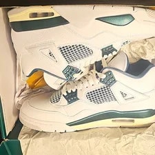 Jordan — Jordan Air 4 Retro Mid-Top — Sneaker — resale