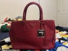 Prada — Small Prada Galleria With Certificate of Authenticity Never — Handbag — resale
