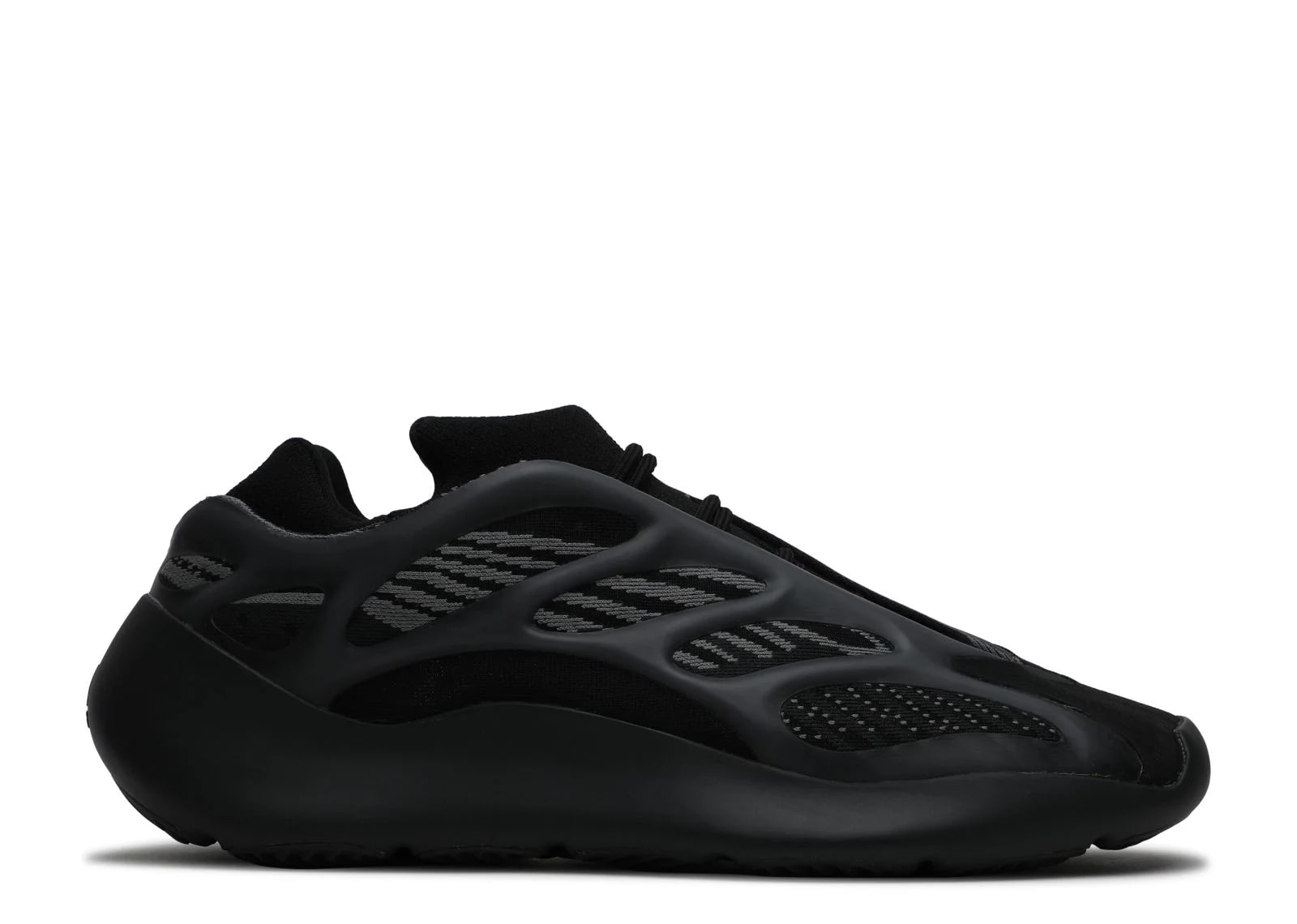 Yeezy — Yeezy 700 V3 'Alvah' — Sneaker — resale
