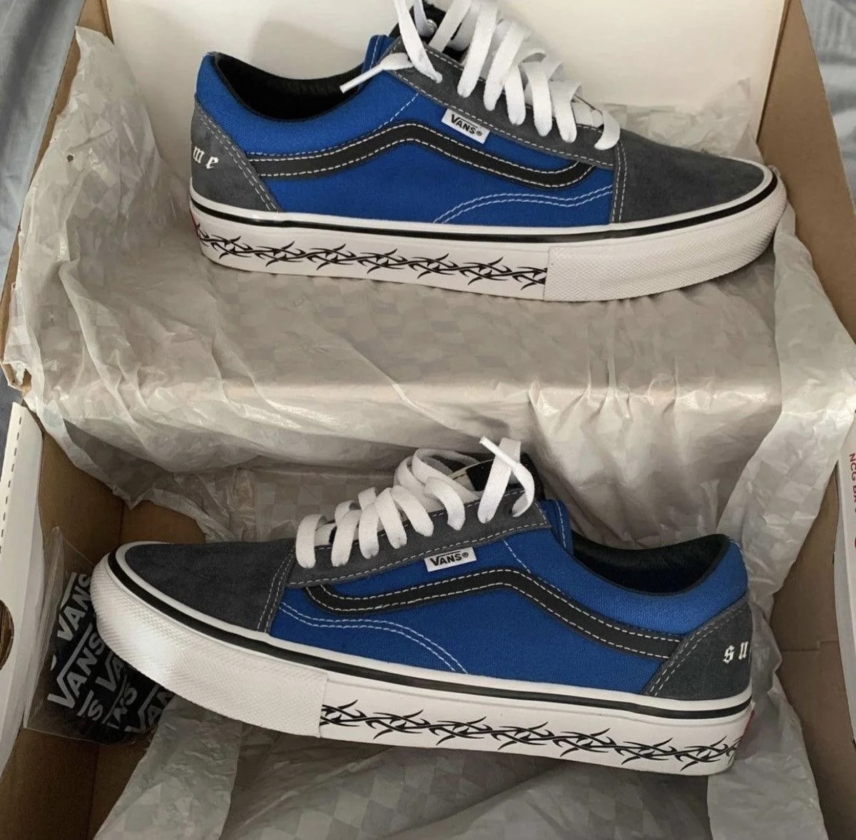 Supreme — Supreme Barbed Vand — Sneaker — resale
