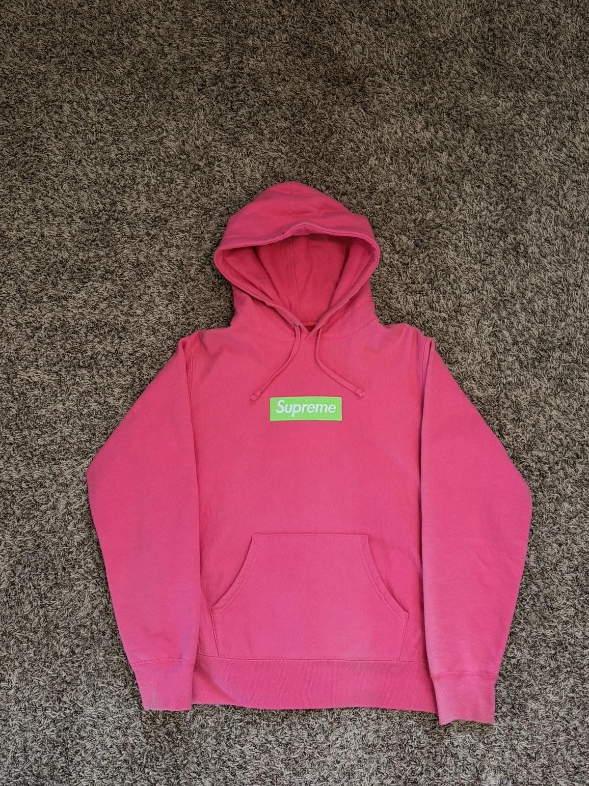 Supreme — Supreme Box Logo Hoodie — streetwear — resale