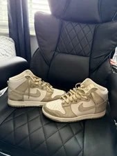 Nike — Nike Dunk High ’S High Top / Lace-Up — Sneaker — resale