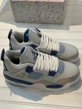 Air Jordan — New in Box Size 7 - Air Jordan 4 Retro 2024 Military — Sneaker — resale