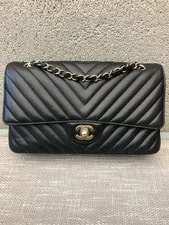 Chanel — Chanel Classic Flap V Stitch Quilted Chain Crossbody — Handbag — resale