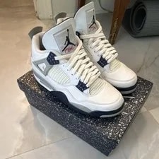 Jordan — Jordan Air 4 Retro DH6927-140 Mid Top — Sneaker — resale