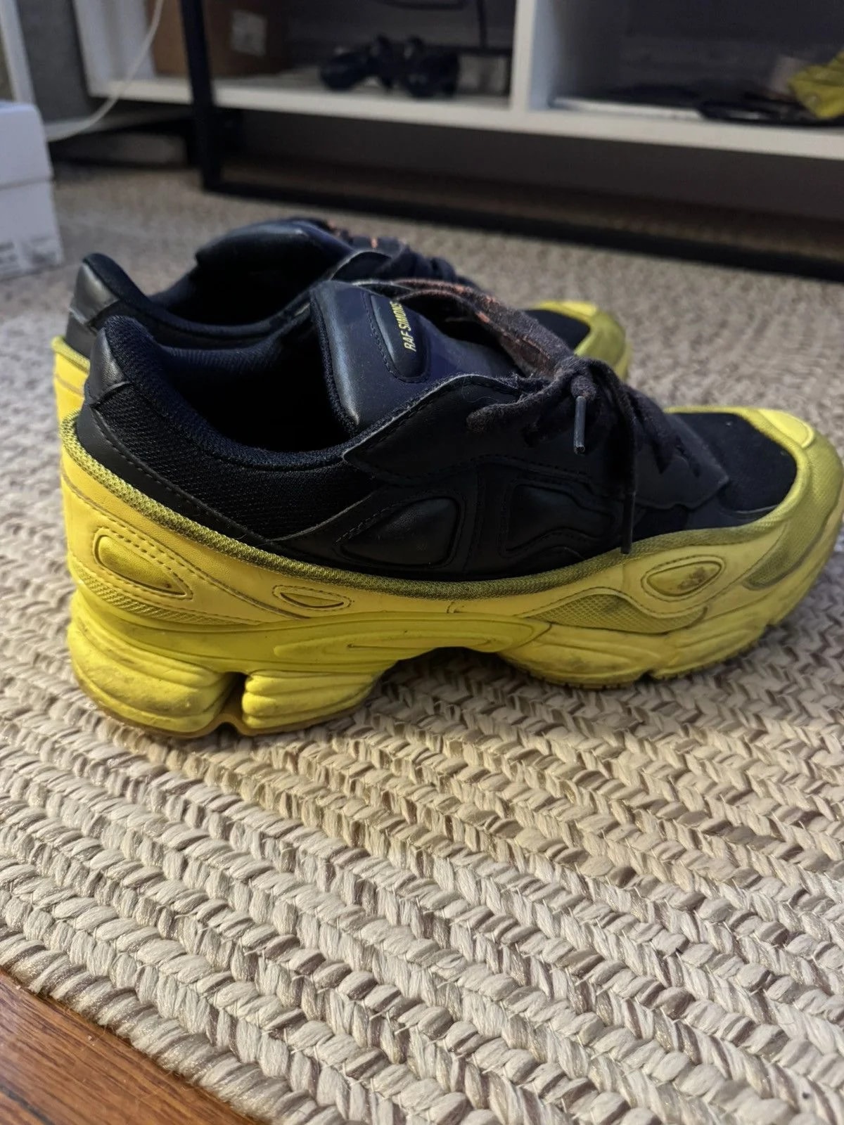 Raf Simons — Raf Simons Ozweego — Sneaker — resale