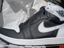Air Jordan — Size 9 - Air Jordan 1 Retro OG High — Sneaker — resale