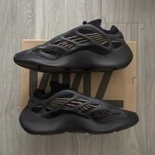Adidas — Size 12.5 - Adidas Yeezy 700 V3 — Sneaker — resale