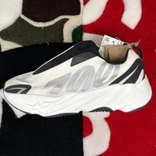 Adidas — Size 7 - Adidas Yeezy Boost 700 Mnvn Laceless Analog — Sneaker — resale