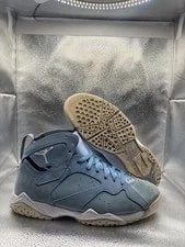 Air Jordan — Air Jordan 7 Retro Pantone — Sneaker — resale
