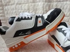 Louis Vuitton — Size 8LV/9US - Louis Vuitton in — Sneaker — resale