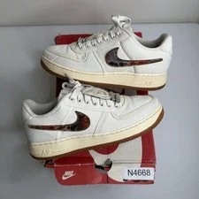 Nike — Size 9.5 - Nike Air Force 1 Low — Sneaker — resale