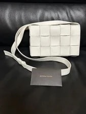 Bottega Veneta — Bottega Veneta Cassette Excellent — Handbag — resale