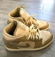 Jordan — Jordan Air 1 Mid ’S / Mid-Top — Sneaker — resale
