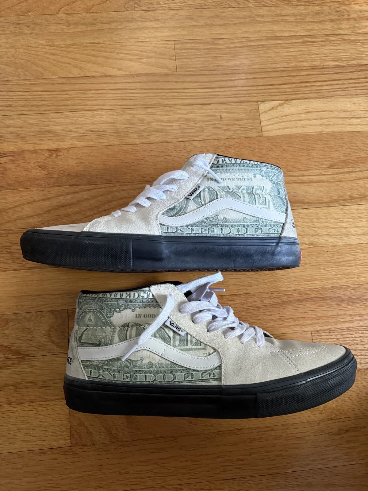 Supreme — Supreme Dollar Grosso Mid — Sneaker — resale