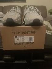 Adidas — Adidas Yeezy Boost 700 Salt — Sneaker — resale