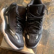 Jordan — Jordan Air 11 Mid Top Lace Up Basketball — Sneaker — resale