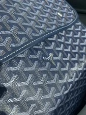 Goyard — Goyard Medium Crossbody , Top Handle, Clasp, Lining — Handbag — resale