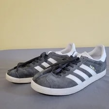Adidas — Adidas Gazelle ’s / Solid Low Top Lace-Up Athletic — Sneaker — resale