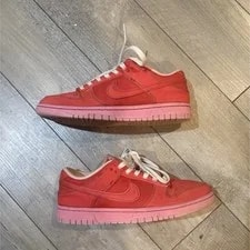 Nike — Nike Dunk Low / Solid Low Top Lace-Up Outsole — Sneaker — resale