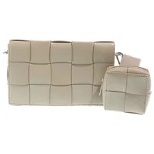 Bottega Veneta — Bottega Veneta Size - Maxi Cassette Light — Handbag — resale
