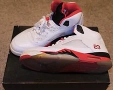 Jordan — Jordan Air 5 Retro 2013 / / 136027-120 — Sneaker — resale