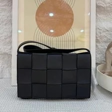 Bottega Veneta — Bottega Veneta Cassette ' / ' - Excellent #1NSXIVU — Handbag — resale