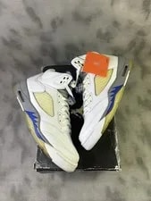 Jordan — Size 9 - Air Jordan 5 Retro — Sneaker — resale
