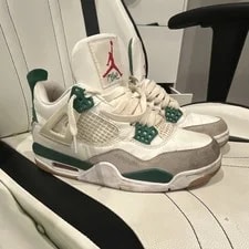 Jordan — Jordan Air 4 Retro SP Nike SB — Sneaker — resale