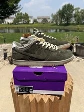 Nike SB — Nike SB Dunk Low Pro B Sequoia — Sneaker — resale