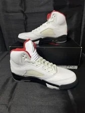 Jordan — Size 7.5 - Jordan 5 Retro Mid — Sneaker — resale