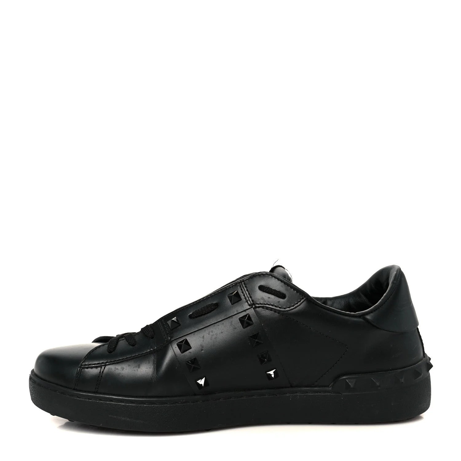 Valentino Garavani — Rockstud Untitled Open 43 — Sneaker — resale