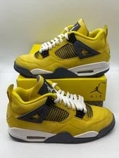 Jordan — Jordan 3 Retro (2021) 11 (Moderately Worn )Jord Size 11 (DB) — Sneaker — resale
