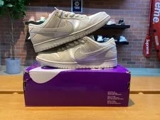 Nike SB — Nike SB Dunk Low (City of Love Light ) Preowned — Sneaker — resale