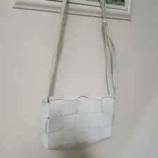 Bottega Veneta — Bottega Veneta Cassette Crossbody Official — Handbag — resale