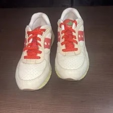 Saucony — Saucony 6000 New York Cheesecake — Sneaker — resale
