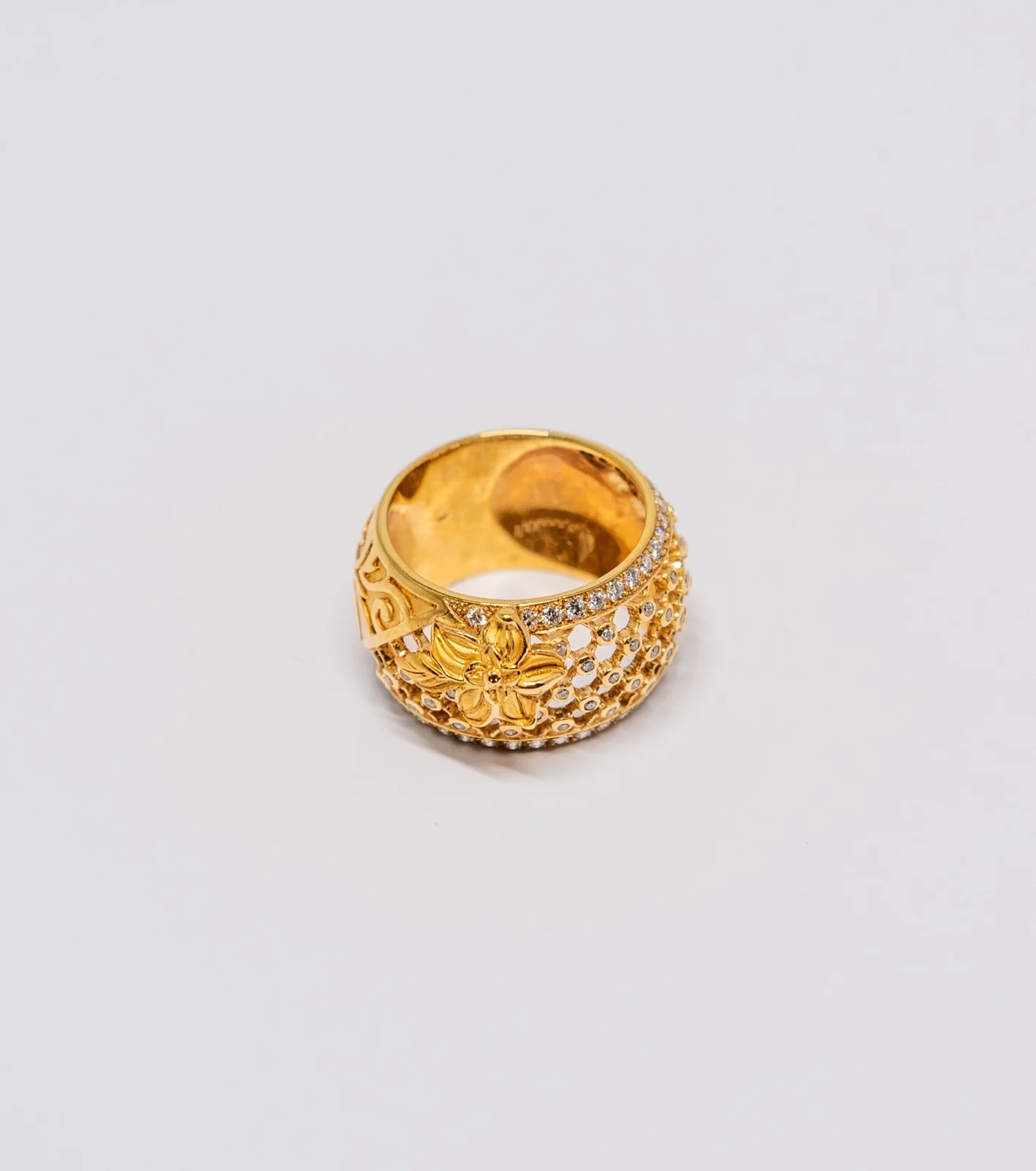 Worldofluxuryus — Carrera Y Carrera Sierpes 18K Yellow Gold and Diamonds Ring — Watch — resale