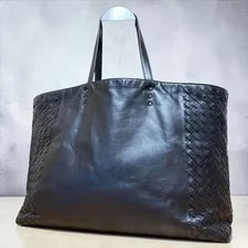 Bottega Veneta — Bottega Veneta Classic Style — Handbag — resale