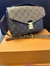 Louis Vuitton — Louis Vuitton Pochette Metis Reverse — Handbag — resale